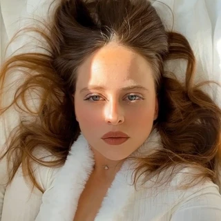 Ella hayes