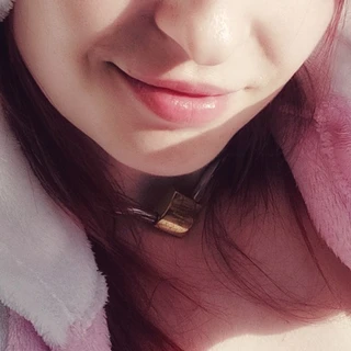 Elli B.