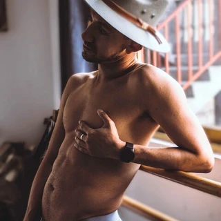 Elliot Islas