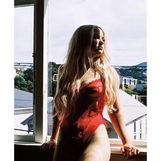 Em