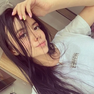 Eva Rose