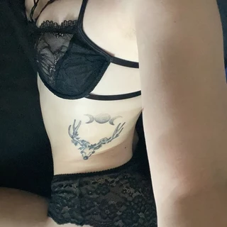 Your fave small titty GF❁❁