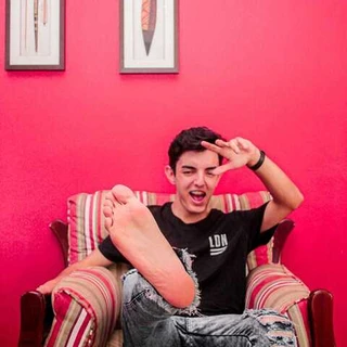 Feet Nenem
