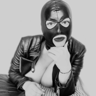 Femdom Nina