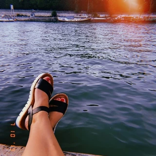 😘
