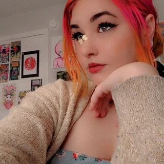 dani moon 🌻