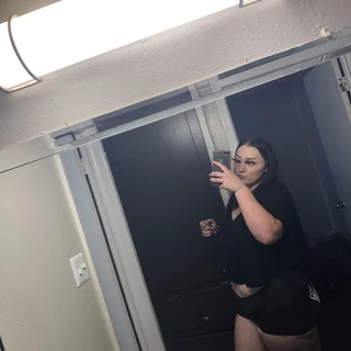 Slutty ass Sam ✅😘