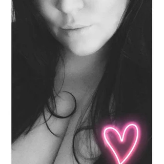 Busty BBW 😈