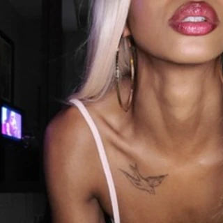 💋