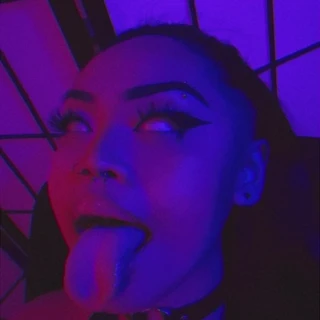 𝔳𝔢𝔫𝔲𝔰
