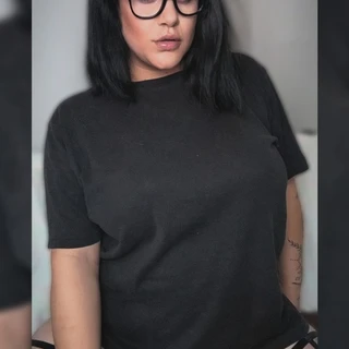 Katie's Free Page🚬🖤💋