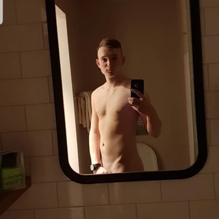 Gay bas