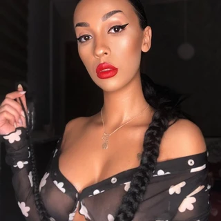 gia.hotmom