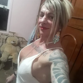 Giovanninha superpoderosa