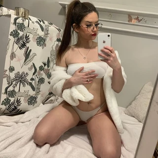 Cleo Leo