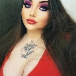 Kira 🩷 𝗖𝗛𝗘𝗖𝗞 𝗗𝗠𝗦 😈