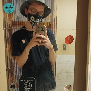 non-dairy & nonbinary 🐮🌈✨