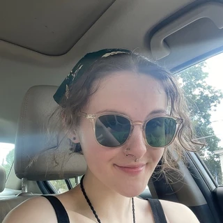 ellis 🧚‍♀️
