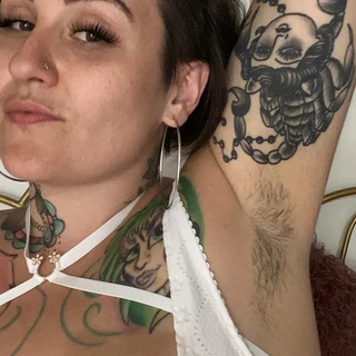 Gwen B