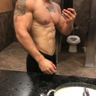 Handsomehunk76