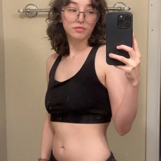 hannah ray (ur emo gf)