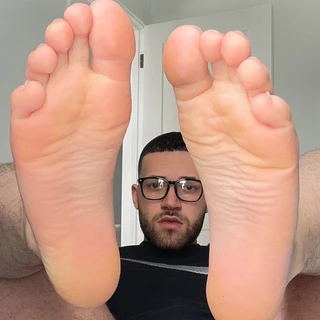 👀