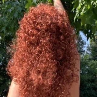 Curvy Heather