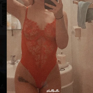 👑