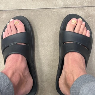 Hobbit feet