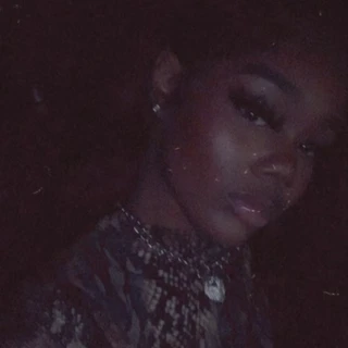 Shay 👅