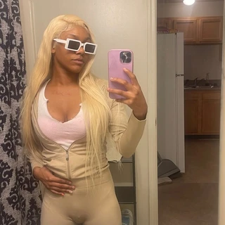 💰👠🥂👱🏾‍♀️Holly THA HOOCHIE 🥂👠👱🏾‍♀️💰