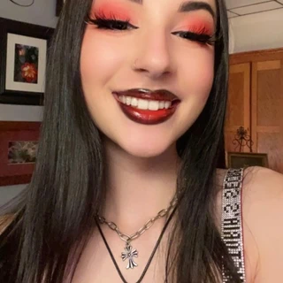 goddess of the night🦇