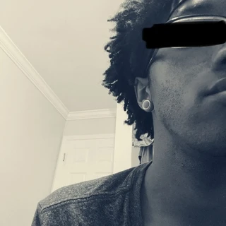 ⍢