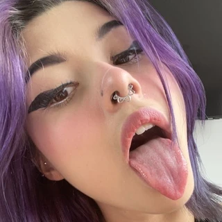 Willow Star 🎀 HORNIEST GAMER GIRL on OF