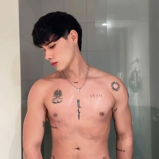 Jay Hernández