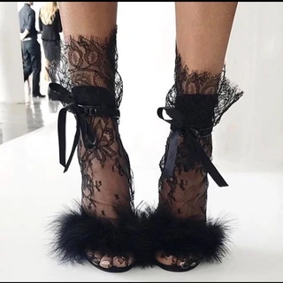 Bella’s feet