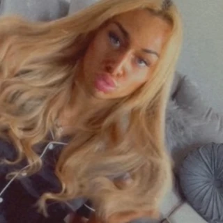 👸🏼B R I T I S H TRANS D O L L 👸🏼