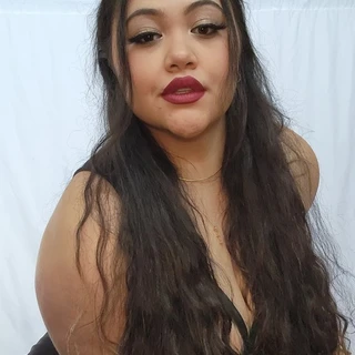 🌺 Hawaiian Hotwife Gamer 🎮