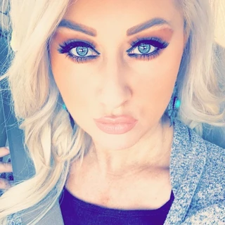 JayceeLynn ❤️Blondes and Barbells ❤️