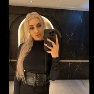 Aussie Blondie 🔥💞