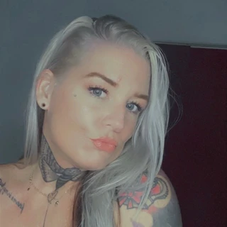 January Lynn 🍑💦