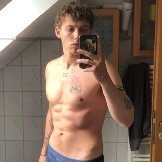 Johnny Huge
