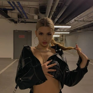 Julia Amber Babe😜