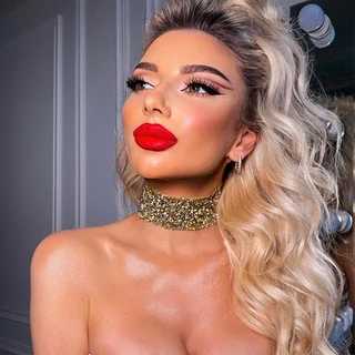 Katerina 😈 Your Favorite Blonde