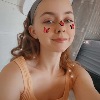 Katrina C. • 21
