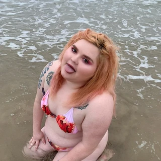 🎮PIERCED COSPLAYING BBW NO PAYWALL🍃