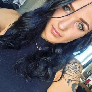 🖤kay lee🌙