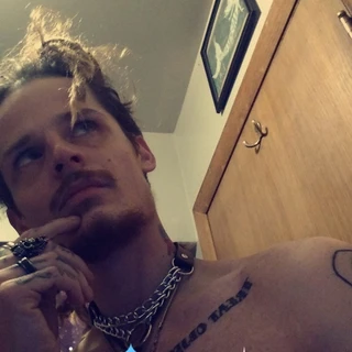 KiiiNGDiiiCK