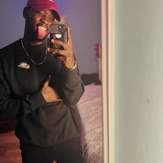 Mo