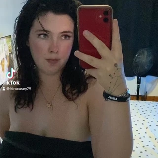 Kira Casey 🍑 BBW
